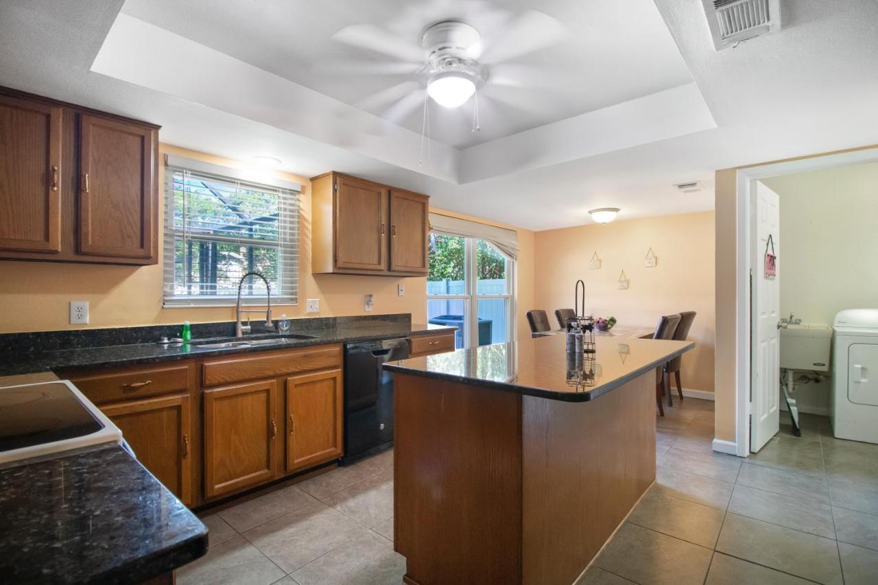 Tampa Bay Pool Home With Heated Pool Brandon Exterior photo